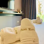 Olive 4*